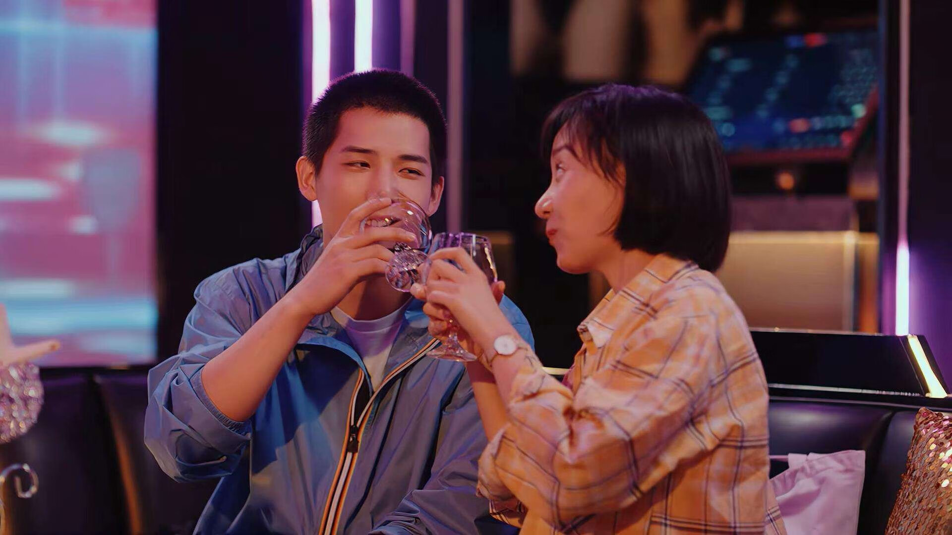 德甲融合战术，比分4-3，明星锋线发威，控球率70%，传球成功86%，德甲对标